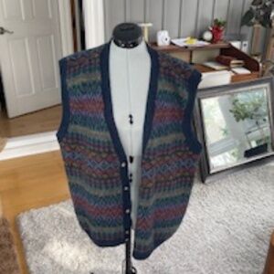 Amazing vintage Granpa sweater vest cardigan - Etchings - 100% Wool - L